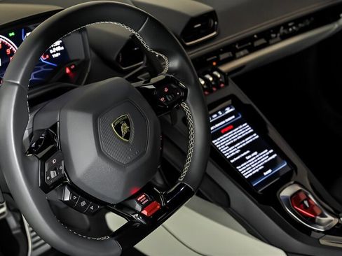 Used 2022 Lamborghini Huracan EVO RWD image 24