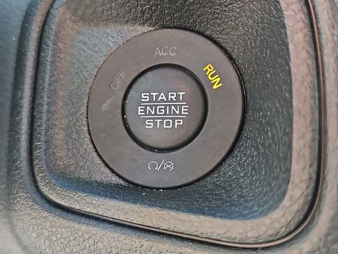 Used 2024 Jeep Wrangler Unlimited Sport AWD/4WD image 23