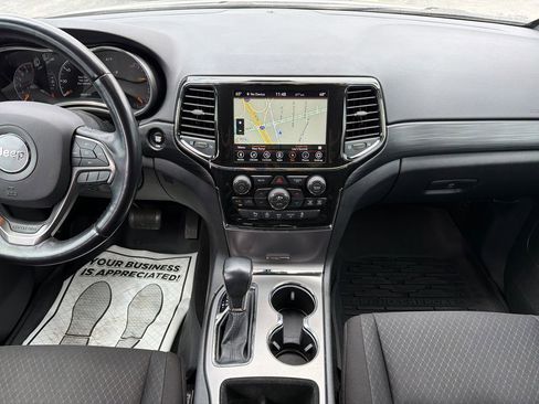 Used 2021 Jeep Grand Cherokee Freedom Edition AWD/4WD image 18