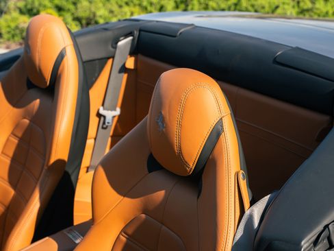 Used 2017 Ferrari California T RWD image 25