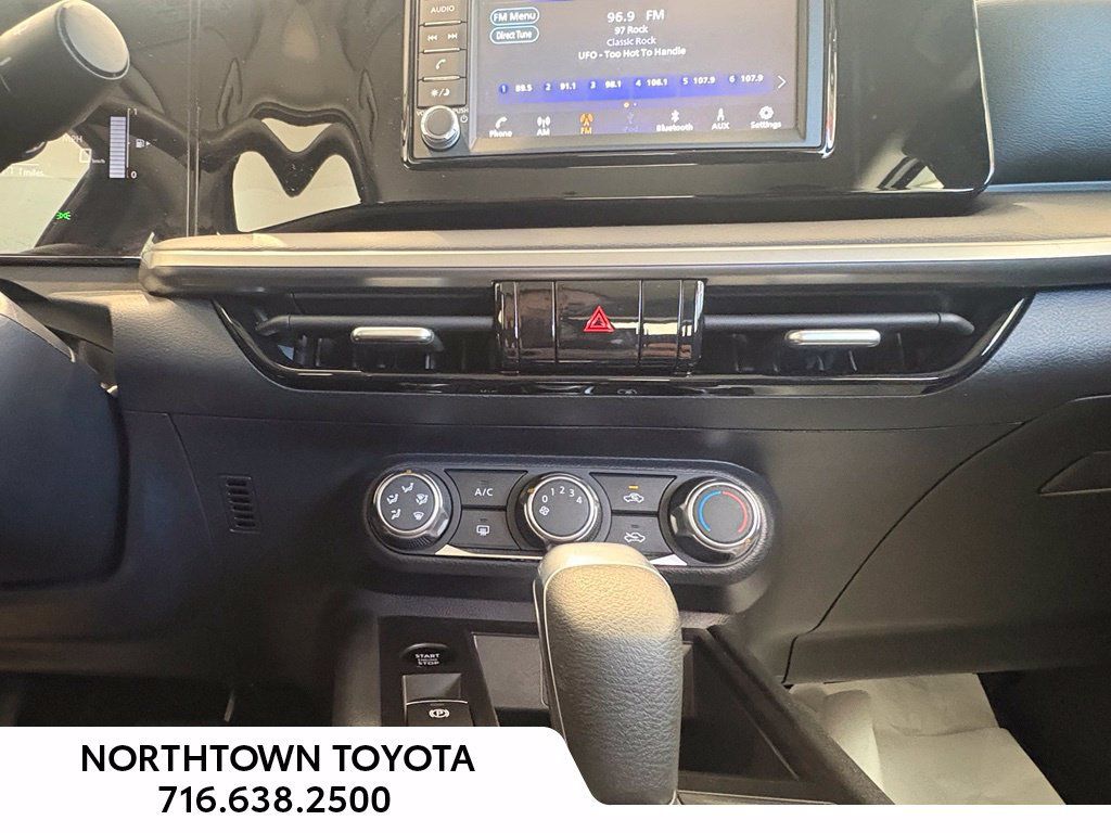 Used 2025 Nissan Kicks S AWD/4WD image 14