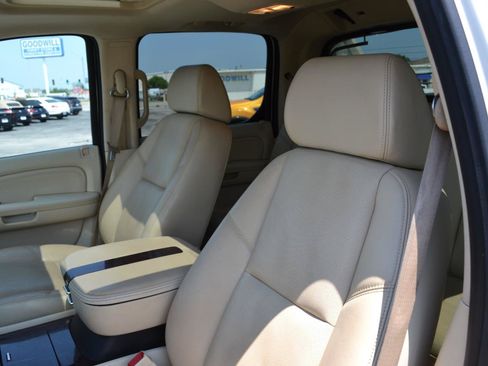 Used 2008 Cadillac Escalade EXT AWD/4WD image 26