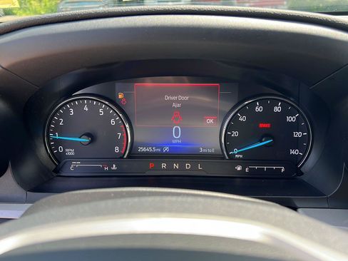 Used 2023 Ford Explorer XLT w/ Equipment Group 202A AWD/4WD image 9