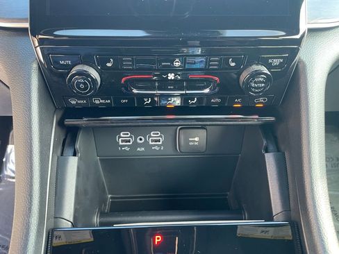 New 2025 Jeep Grand Cherokee L Limited w/ Black Appearance Package RWD image 15