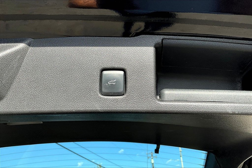 Used 2025 Ford Escape ST-Line Select AWD/4WD image 24