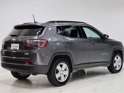 Used 2022 Jeep Compass Latitude w/ Convenience Group AWD/4WD image 7