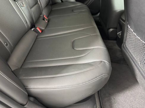 Used 2025 Hyundai Elantra Limited FWD image 33