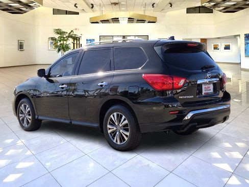 Used 2019 Nissan Pathfinder SV image 7
