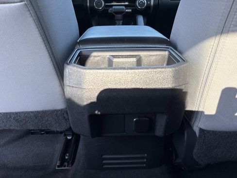 Used 2025 Toyota Tacoma TRD Sport AWD/4WD image 21