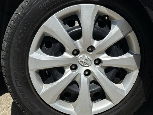 Used 2024 Toyota Corolla LE FWD image 10