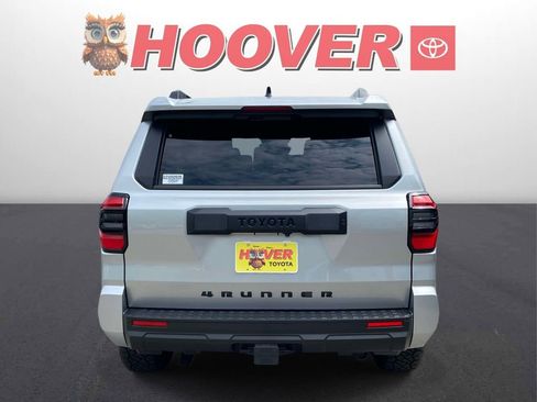 Used 2025 Toyota 4Runner SR5 AWD/4WD image 3