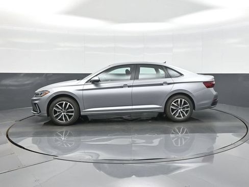 New 2026 Volkswagen Jetta SE FWD image 4
