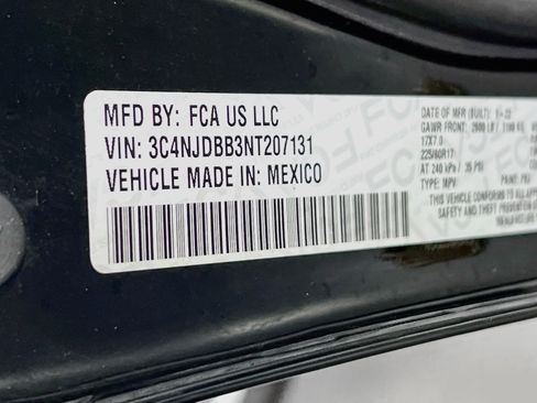 Used 2022 Jeep Compass Latitude AWD/4WD image 29