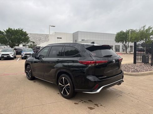 Used 2021 Toyota Highlander XSE image 7