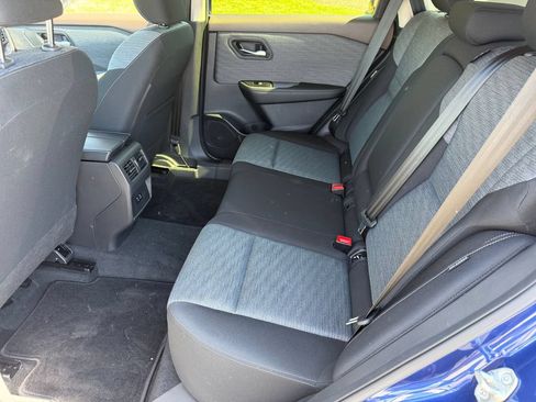 Used 2023 Nissan Rogue SV AWD/4WD image 19