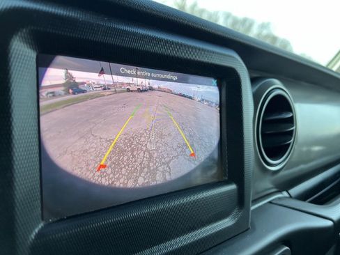 Used 2021 Jeep Wrangler Unlimited Sport image 15
