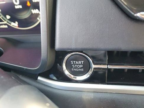 Used 2023 Mitsubishi Outlander SE image 28