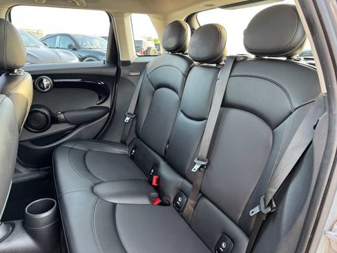 Used 2021 MINI Cooper 4-Door Hardtop FWD image 16
