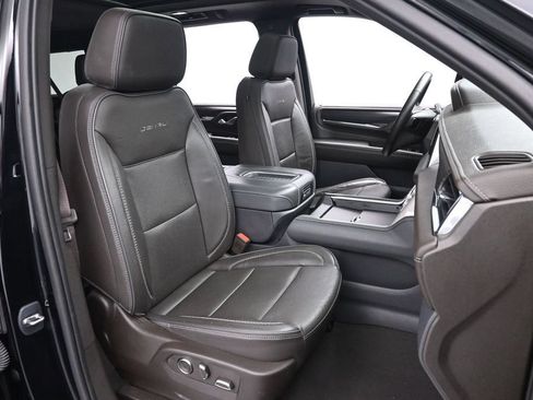 Used 2023 GMC Yukon XL Denali AWD/4WD image 24