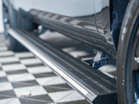 Used 2018 Cadillac Escalade ESV Platinum image 13