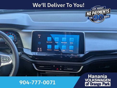 Certified 2025 Volkswagen Atlas Cross Sport SE FWD image 18