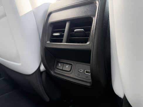 Used 2025 Cadillac XT4 Sport image 27