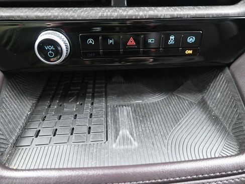 Used 2025 Ford Explorer Platinum w/ LUX Leather Package image 23