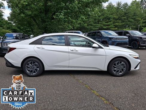 Used 2024 Hyundai Elantra SEL FWD image 7