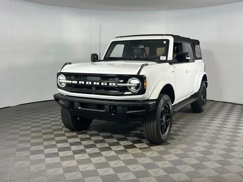 Used 2022 Ford Bronco Outer Banks image 3