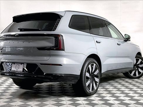 New 2025 Volvo EX90 Ultra image 2