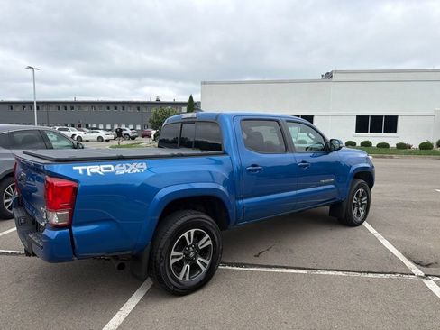 Used 2016 Toyota Tacoma TRD Sport w/ Towing Package AWD/4WD image 3