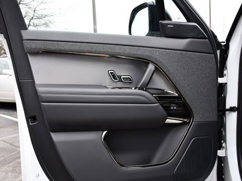 Used 2024 Land Rover Range Rover Sport Dynamic SE image 12