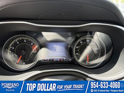 Used 2023 Jeep Cherokee Altitude Lux w/ Lux Elite Package AWD/4WD image 28