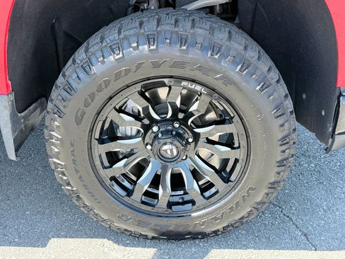 Used 2021 Chevrolet Silverado 1500 Custom Trail Boss w/ LPO, Dark Essentials Package AWD/4WD image 31