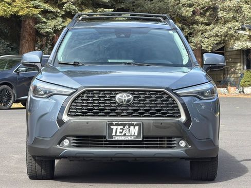 Used 2022 Toyota Corolla Cross XLE w/ Convenience Package image 9