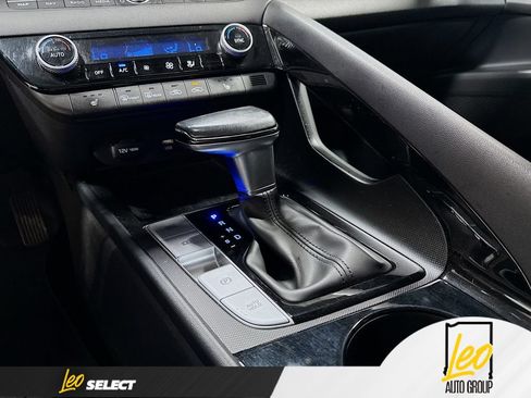 Used 2022 Hyundai Elantra Limited FWD image 20