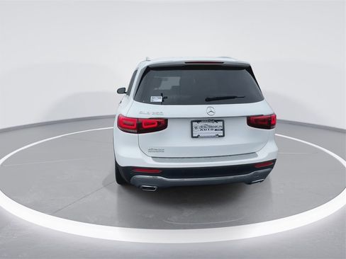 Used 2022 Mercedes-Benz GLB 250 image 7