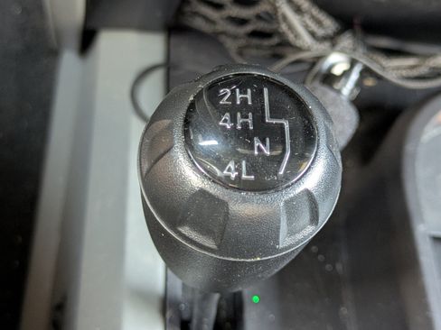 Used 2009 Jeep Wrangler Unlimited Sahara AWD/4WD image 25