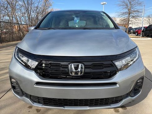 New 2026 Honda Odyssey Touring image 8