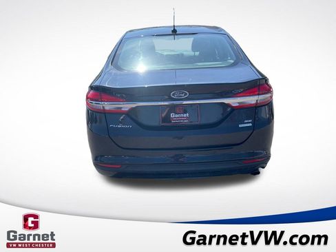 Used 2018 Ford Fusion SE w/ Fusion SE Technology Package image 4