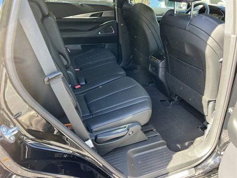 Used 2025 INFINITI QX60 Luxe w/ Cargo Package image 13