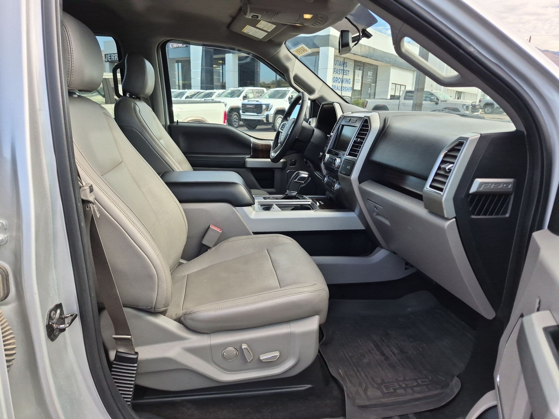 Used 2015 Ford F150 Lariat AWD/4WD image 29