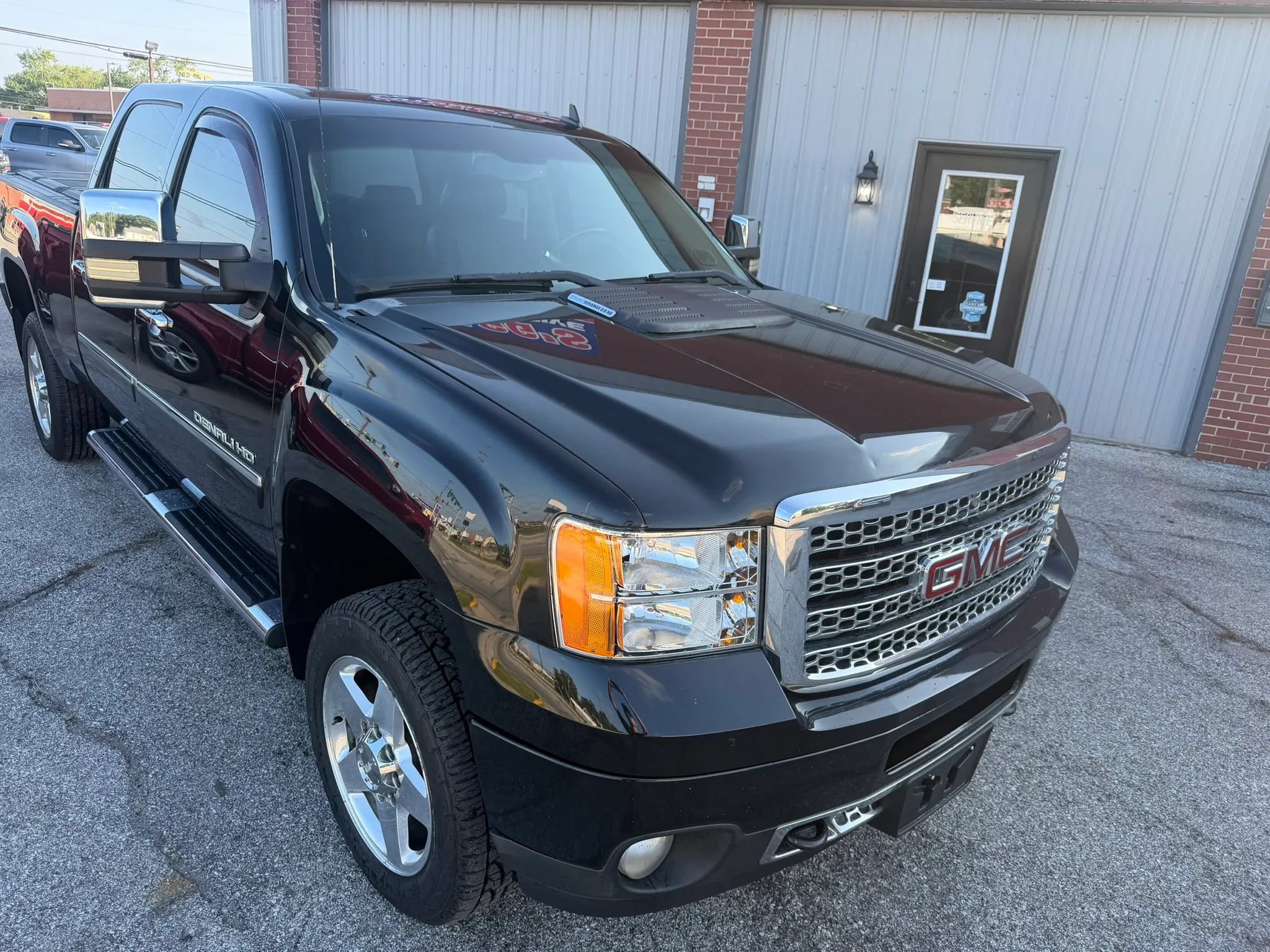 Used 2014 GMC Sierra 2500 Denali AWD/4WD image 3