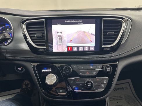 New 2026 Chrysler Pacifica Limited image 37