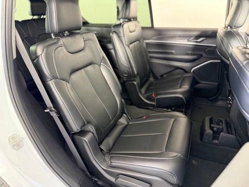 Used 2021 Jeep Grand Cherokee L Limited AWD/4WD image 43