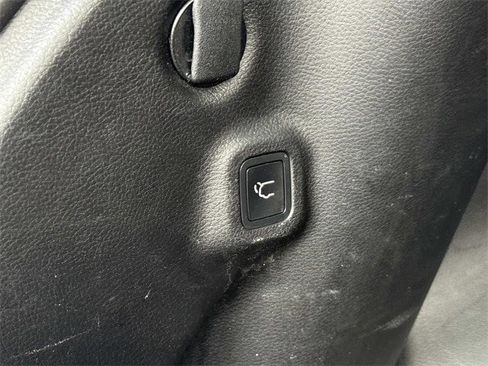 Used 2018 Jeep Compass Limited w/ Navigation Group image 13