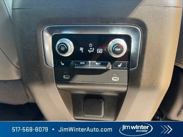 Used 2023 GMC Yukon XL SLT w/ SLT Premium Package AWD/4WD image 17