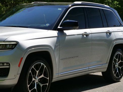 Used 2022 Jeep Grand Cherokee Summit image 40