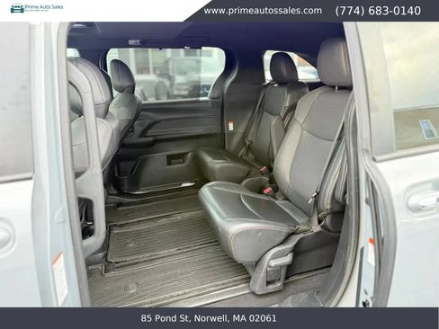 Used 2022 Toyota Sienna XLE Woodland Edition AWD/4WD image 12