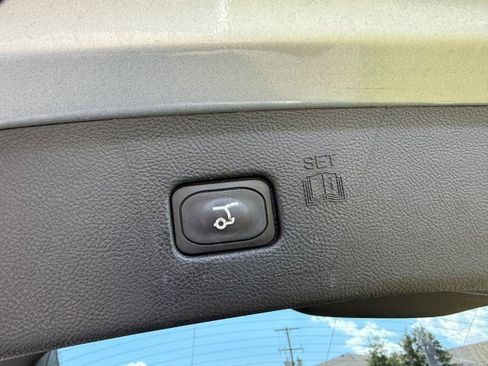 Used 2024 Ford Edge Titanium image 19